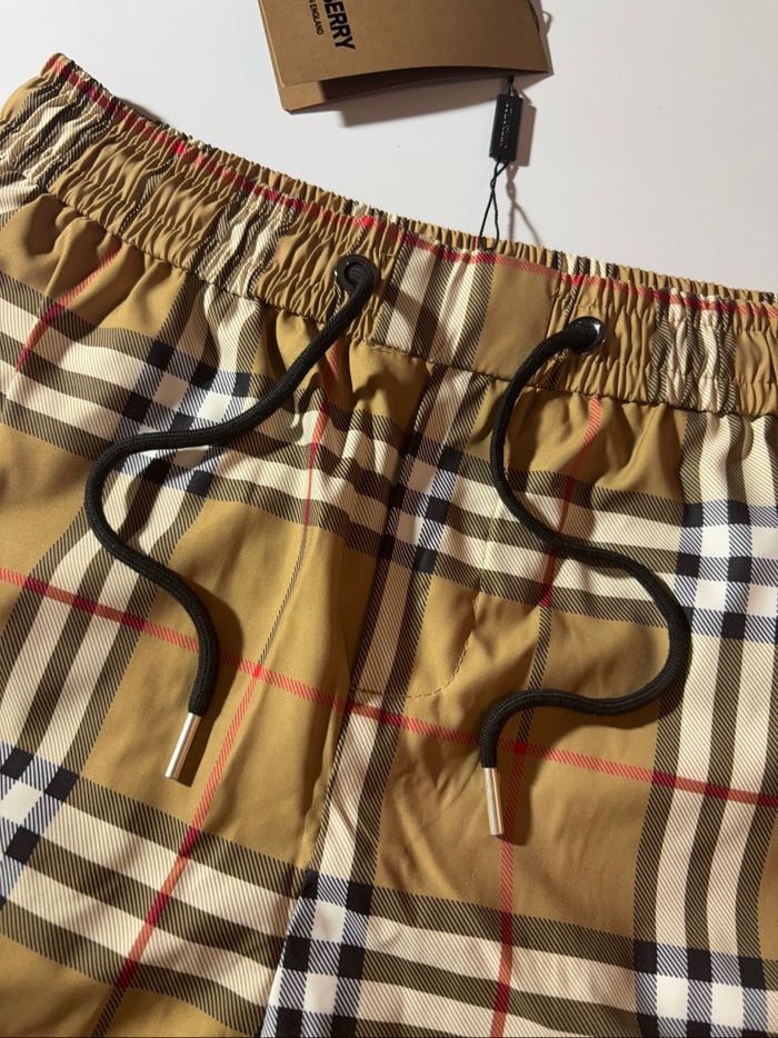 short Burberry - photo numéro 5