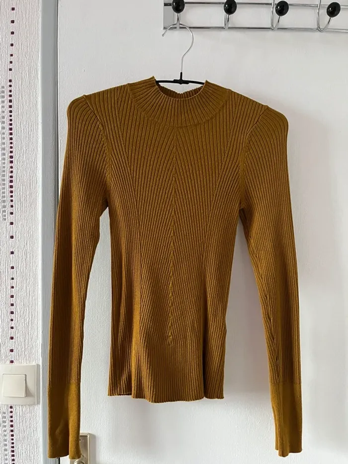 Pull moutarde