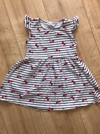 Robe primark taille 3/4 ans