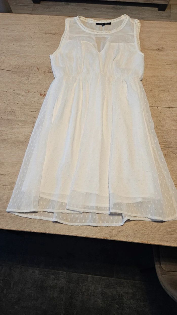 Robe classique, légère, beige avec broderie et dentelle, Emoi by Emonite, 40, nickel - photo numéro 3