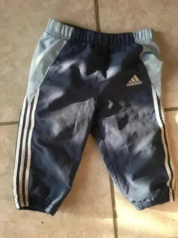 🥋 Pantalon Adidas garçon 18 mois parfait état