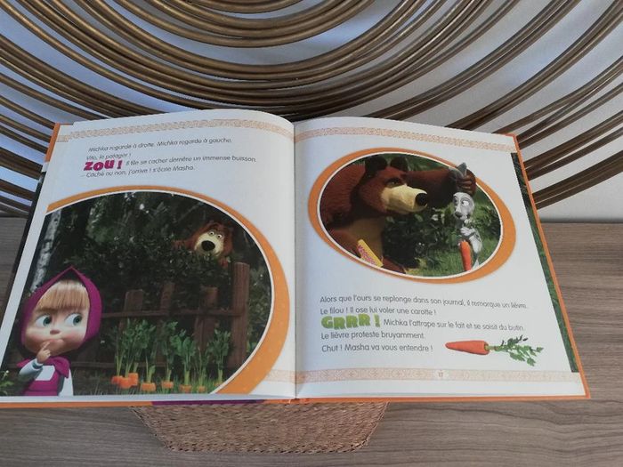 Livre Mascha et Michka "Partie de cache cache" - photo numéro 3