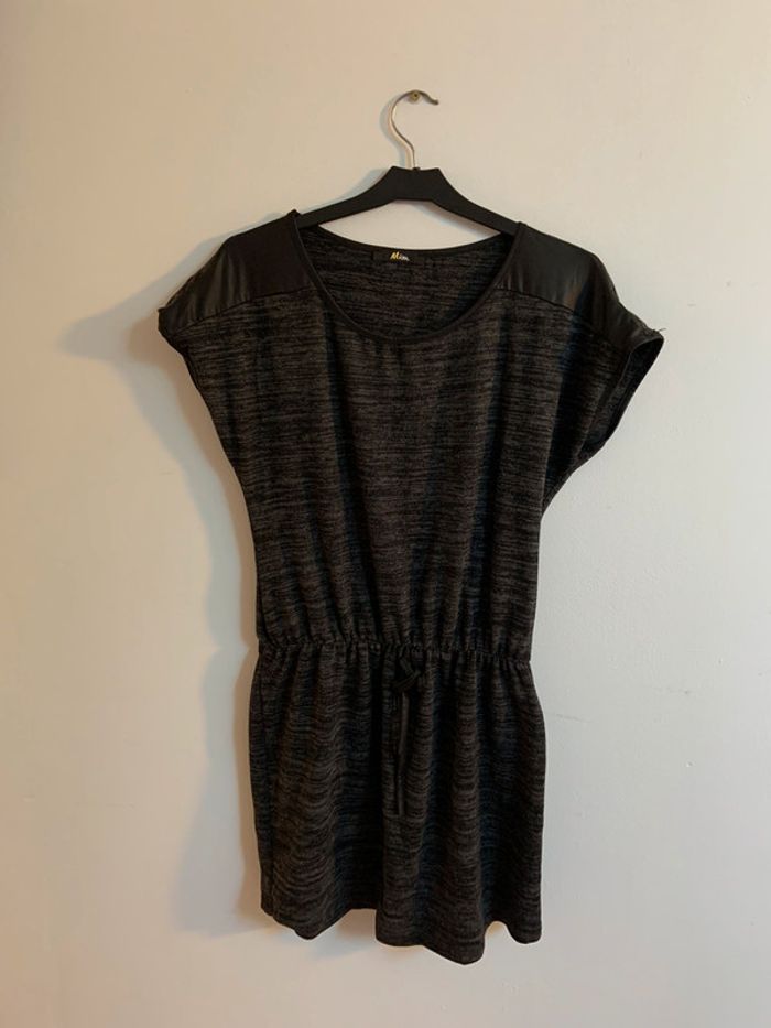 Robe gris noir