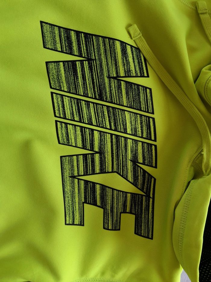 Beau sweat capuche  hoodies Nike jaune fluo - photo numéro 3
