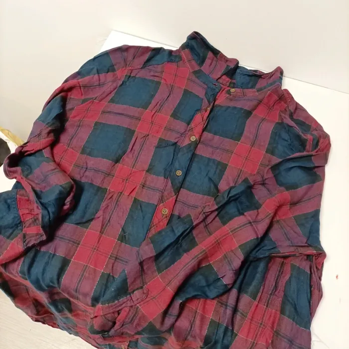 Lot 4 hauts chauds femme M-L : polaire Quechua, veste en jean, chemise à carreaux LOT033 - photo numéro 3