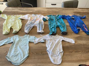 Lot vêtements bébé unisexe garçon ou fille bodies et pyjamas taille 3 mois