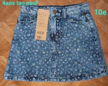 Jupe 4ans tape à l'œil neuf