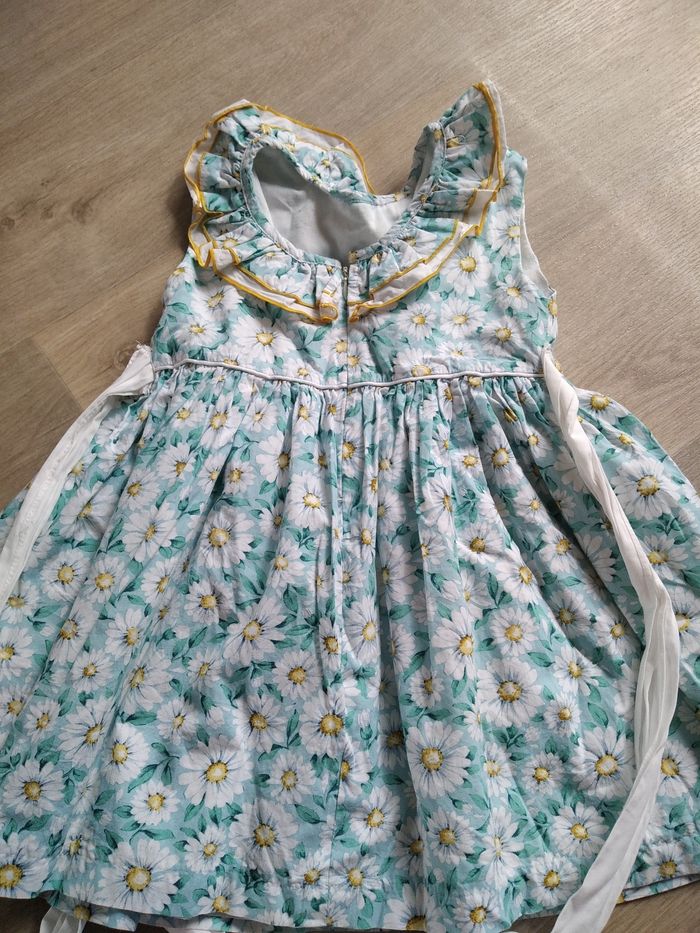 Jolie robe à col - photo numéro 4