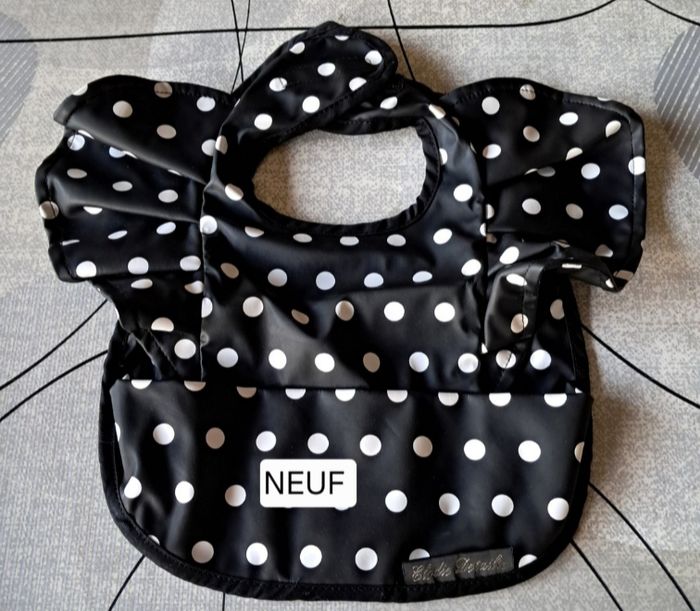 Ensemble vêtements NEUFS pour fille 3 / 6 mois - photo numéro 4
