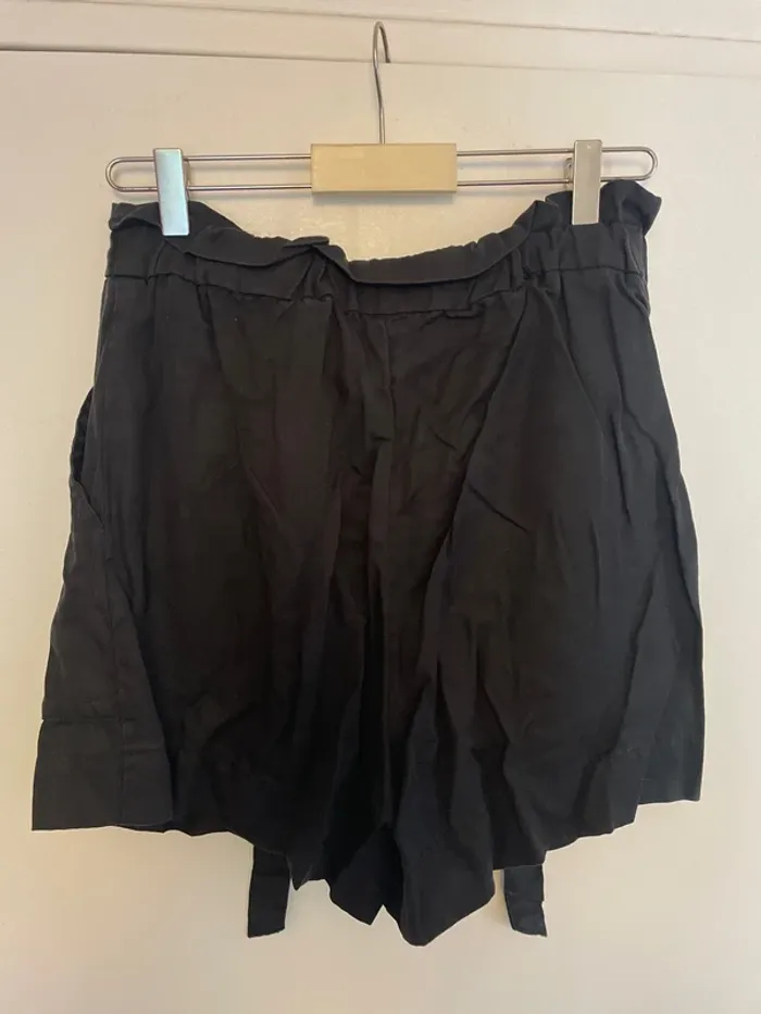 Short noir H&M 38 - photo numéro 3