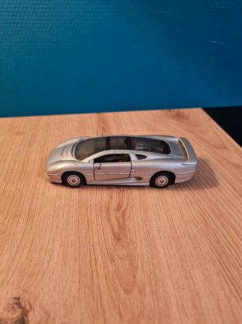 Jaguar XJ2200 Maisto Shell 1/38