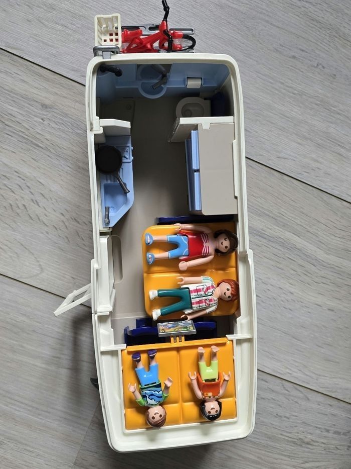 Grand camping-car familial Playmobil - photo numéro 3