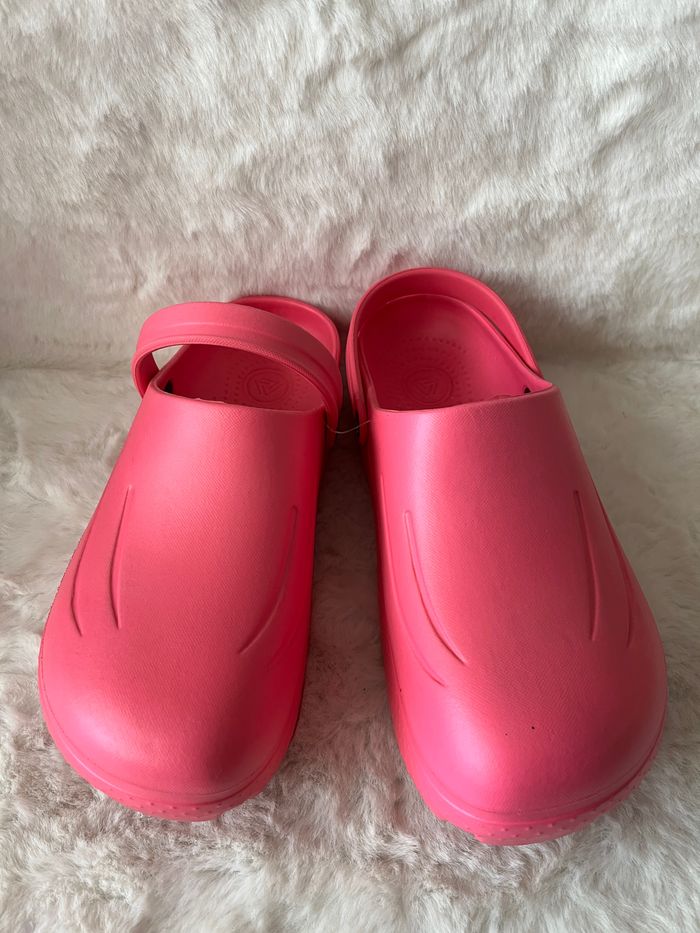 Sabots, sandales, crocs roses pointure 40 - photo numéro 2