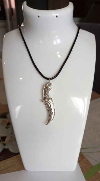 collier couteau celtique cordelette noire ! neuf !