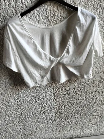 Top court crème nouée à l'arrière taille 36/ 38