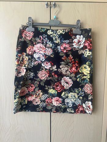 Jupe fleurie camaïeu