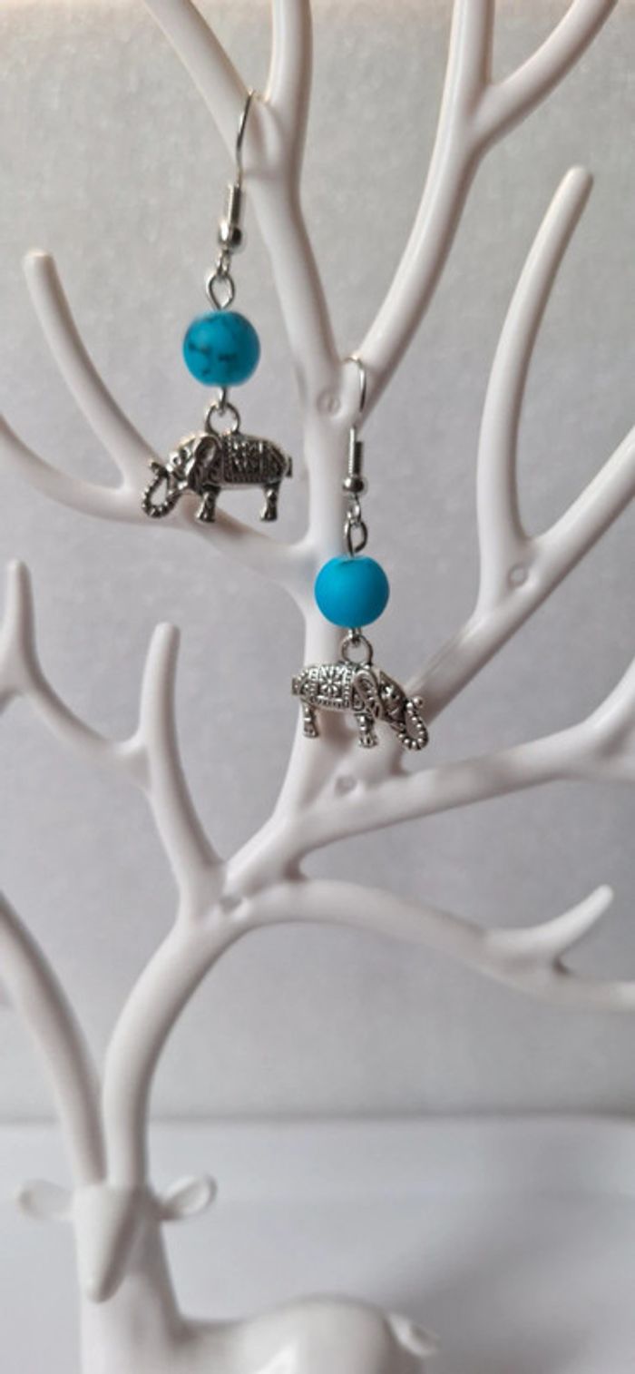 Boucles d'oreilles éléphant perle bleu - photo numéro 2
