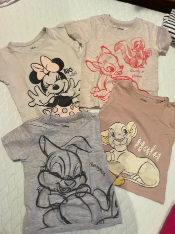 Lot 4 t shirts Disney