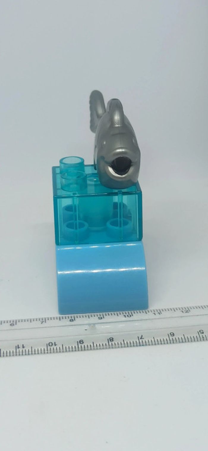 Poisson sur briques bleues lego duplo - photo numéro 2