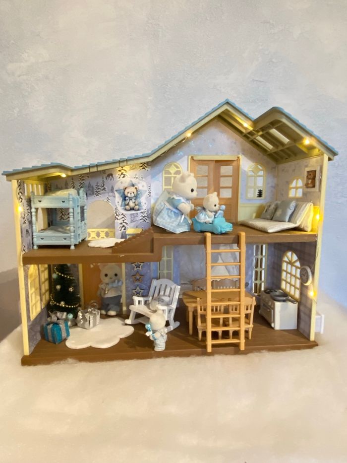 Maison éclairée Hillcrest sylvanian famille ours polaires noël