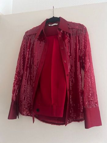 Ensemble femme  (remise en mains propres 74) 