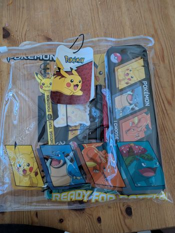 Kit papeterie pokemon