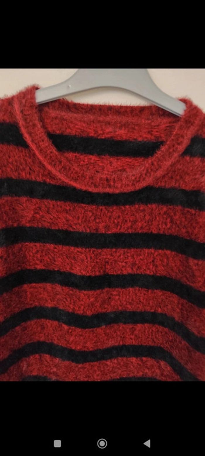 Pull à poils bordeaux et noir taille 36 - photo numéro 3