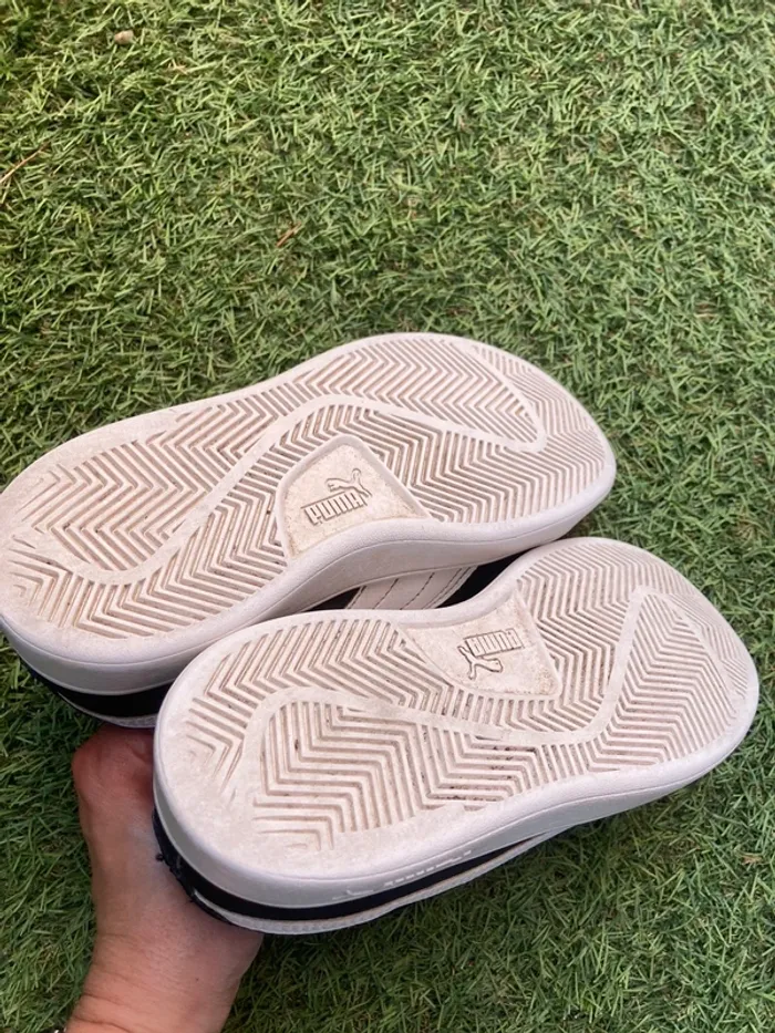 Puma baskets à scratch noir et blanche taille 33 mixte garçon fille - photo numéro 2