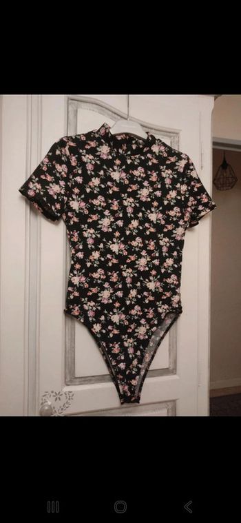 Body femme fleur 38