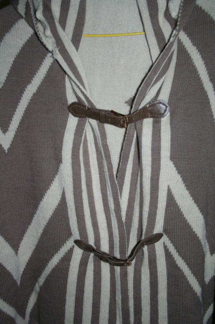 🌸👍Pour cet hiver 👍#Poncho #oversize motifs #ethniques beige à capuche "Naf Naf" 🌸 - photo numéro 2