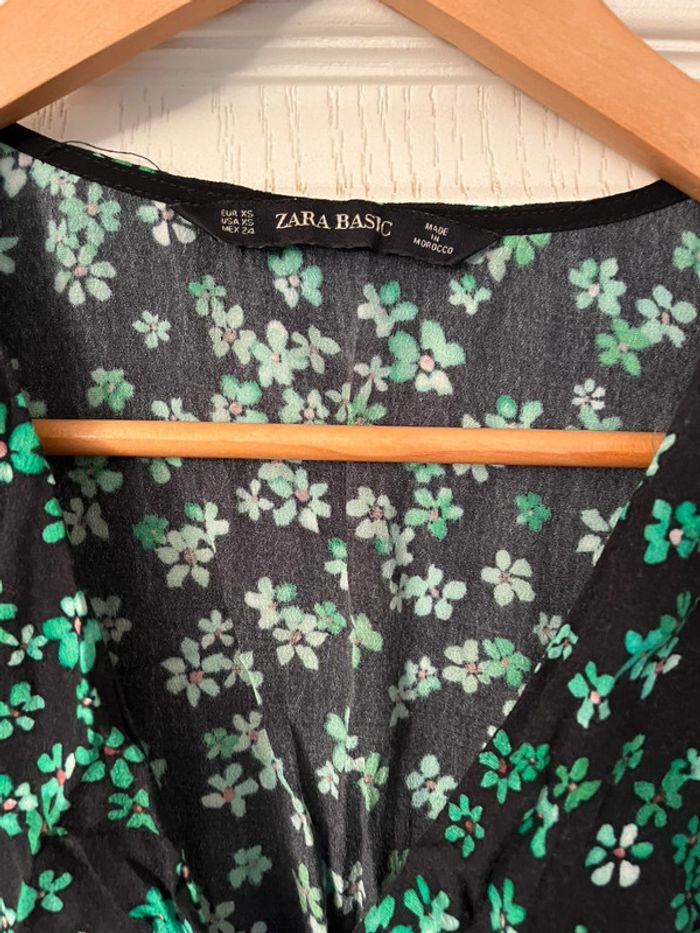 Robe verte et noir Zara taille xs - photo numéro 2
