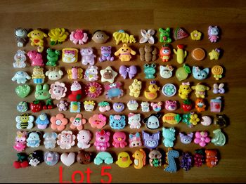 Figurines