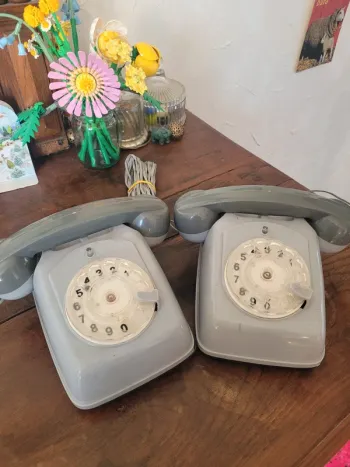 Vends telephone pour enfant joma 60s (les téléphones sonnent mais pas de communication possible)