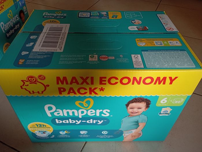 Carton pack pampers baby dry taille 6 neuf