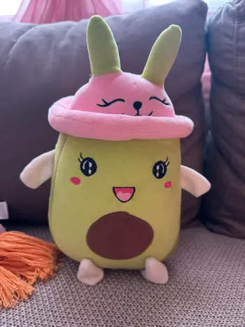 peluche kawai avocat