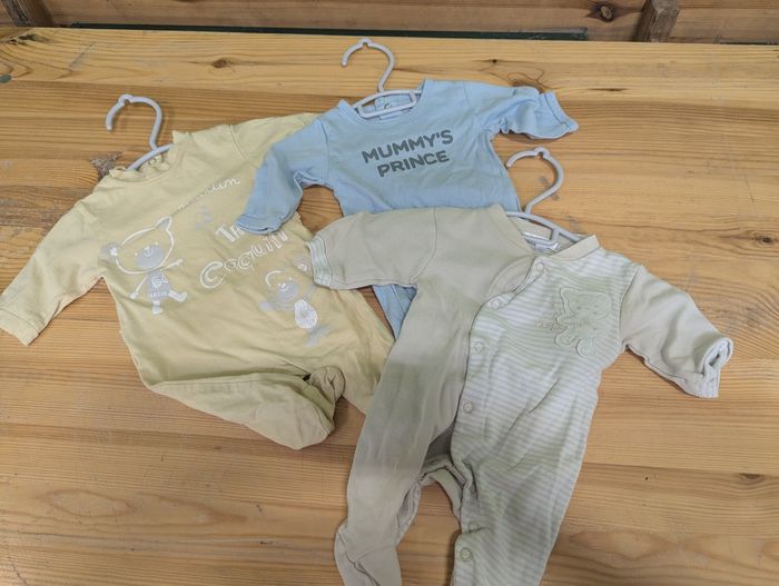 Lot 3 pyjamas 1 mois