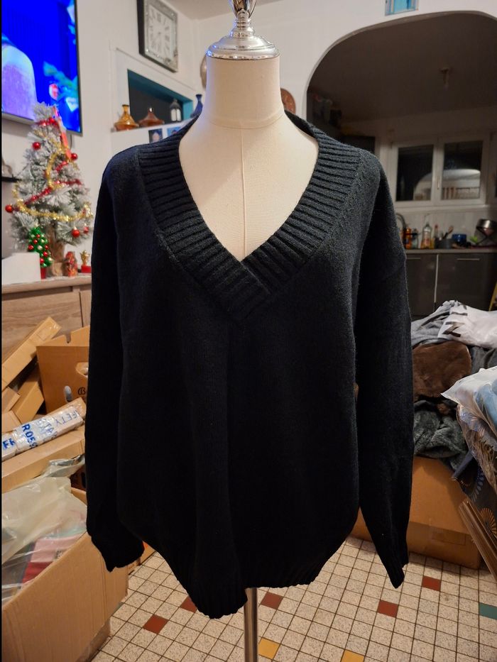 (Y) femme taille 38 noir hiver col V a manche longues pull en maille ample loisirs couleur unie pull a tricoté elegant decontracté basique pull hiver chaud retro sweater doux confortable neuf 
Prix 8 euro