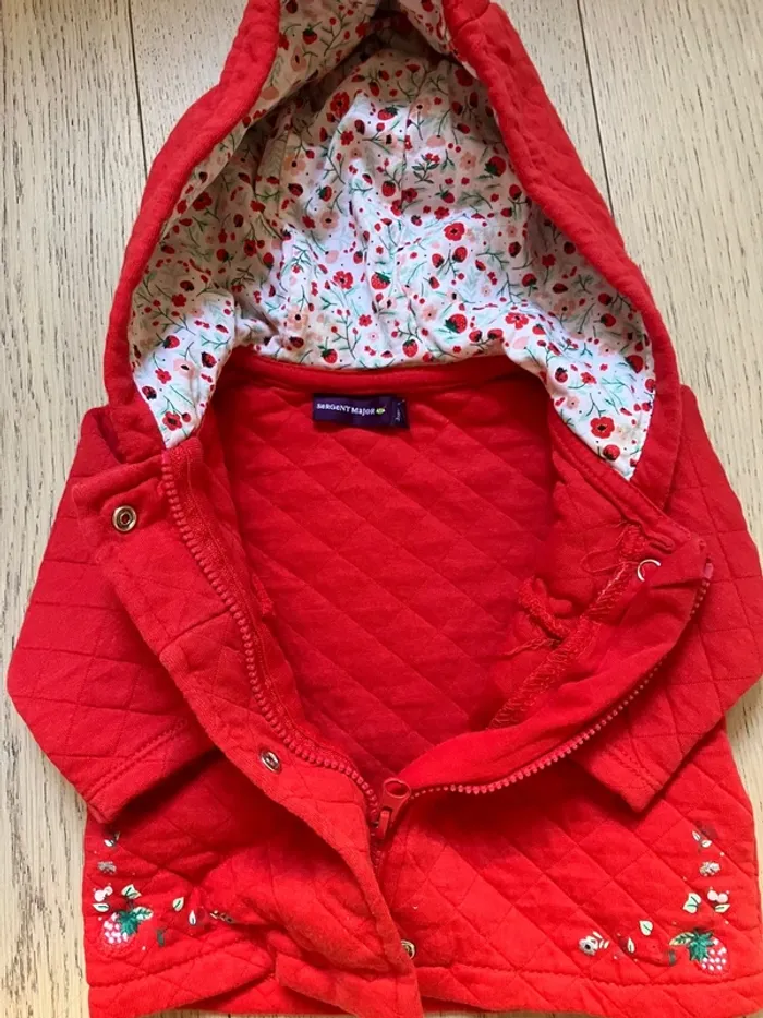 Gilet/veste rouge à capuche bébé fille 3 mois Sergent Major - photo numéro 3