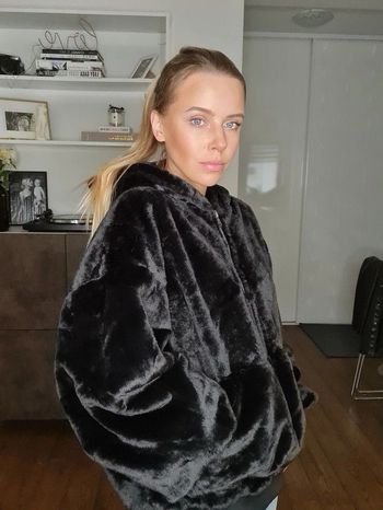 Veste fausse fourrure noir capuche hiver