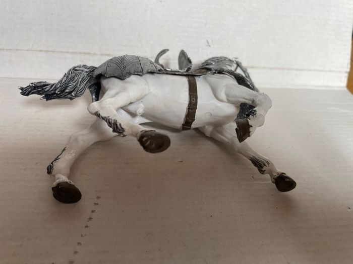 Figurine Papo - cheval avec armure - photo numéro 6