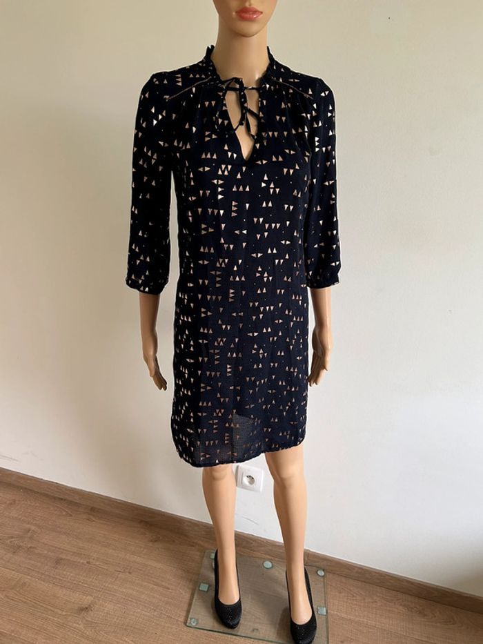 Robe bleue marine et dorée avec manches 3/4 Cache Cache taille 34 jamais portée - photo numéro 3