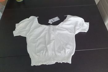 Haut blanc neuf en 16 ans