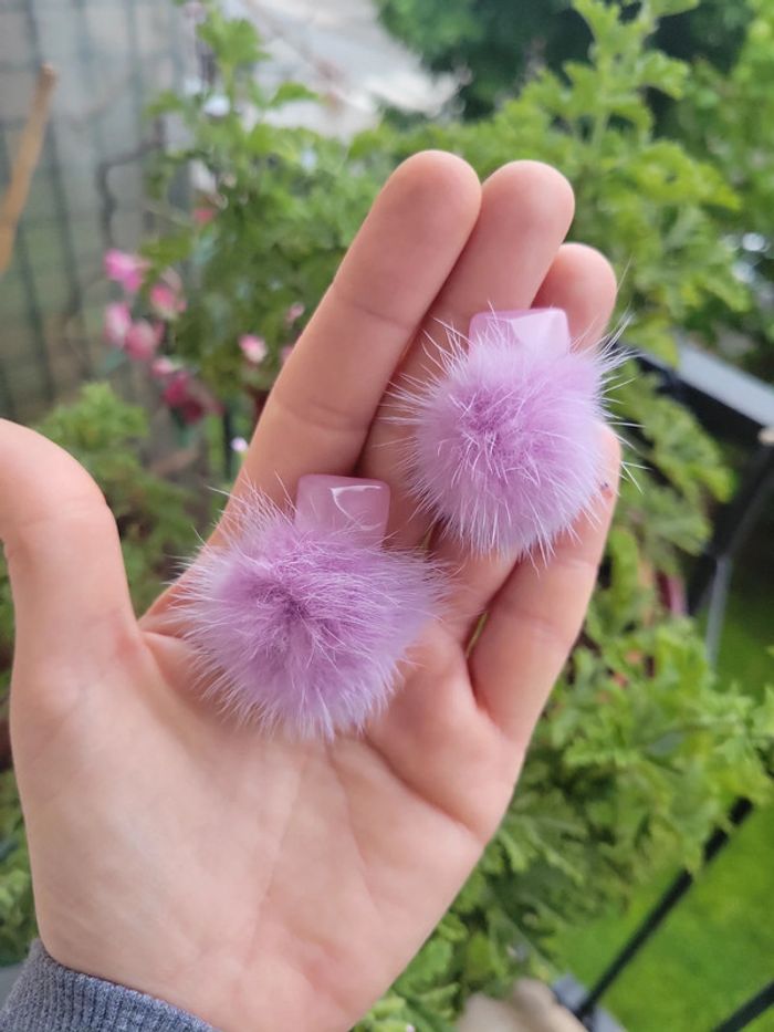 Clips d oreilles pompons mauves - photo numéro 2