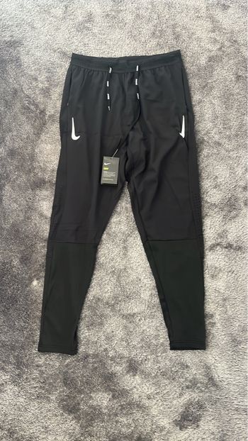 Jogging nike aeroswift taille S neuf noir 