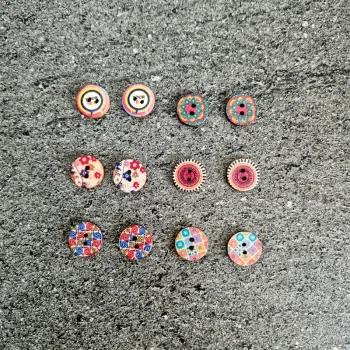Lot de 12 boutons en bois vintage