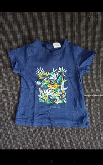 Tee-shirt bleu à motif