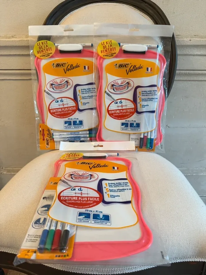 Rose Lot de 3 ardoises Bic Velleda et 15 feutres multicolores blanches double face effaçables à sec