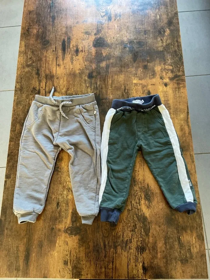 Lot de 2 pantalons de joggings garçon 18 mois