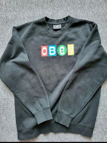 Sweat Obey Noir - Logo Coloré Brodé - Taille S - Streetwear Unisexe