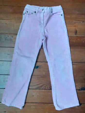 Pantalon rose en velours côtelé